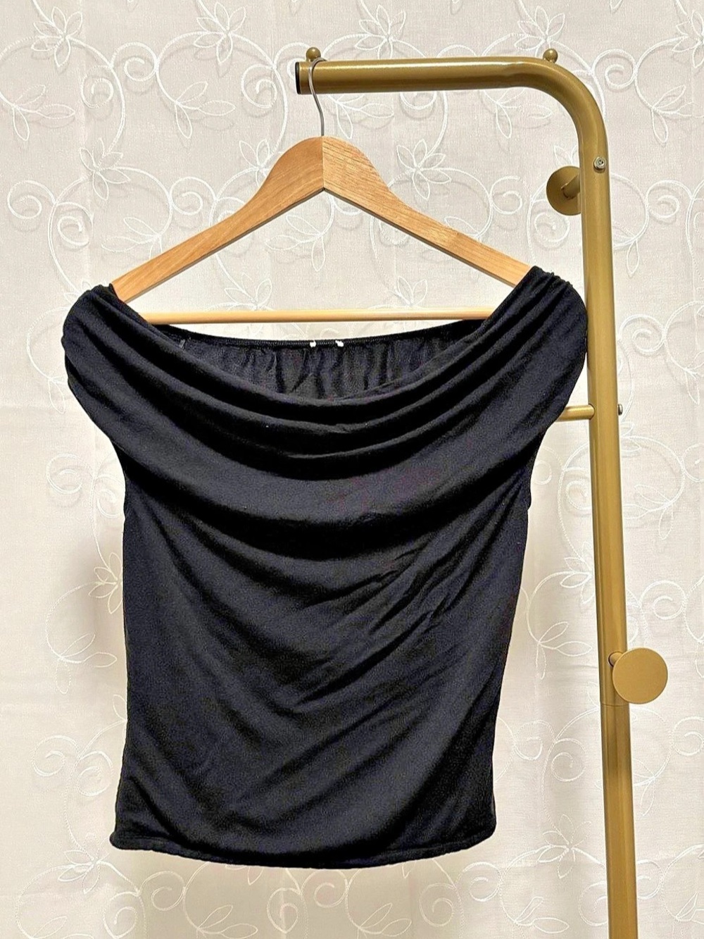 Black Off Shoulder Top Approx Size Small - Some wear on material